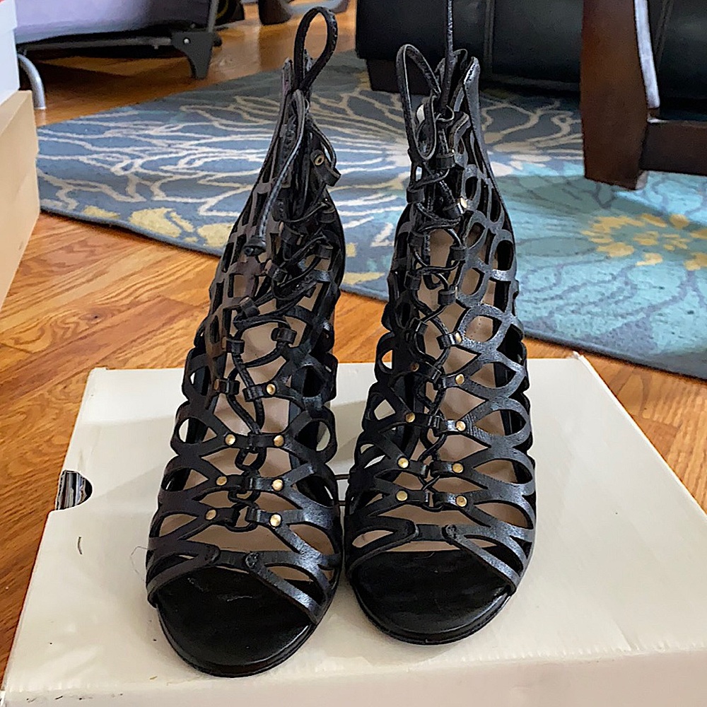 Aldo style Edigolia leather platforms.